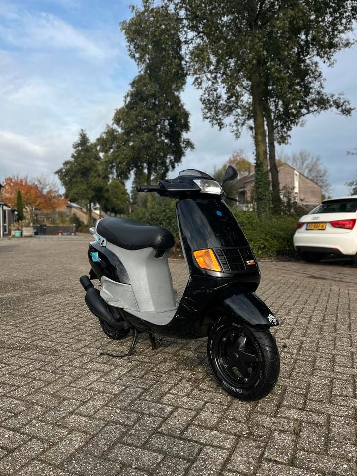 Piaggio quartz, Fietsen en Brommers, Scooters | Piaggio, Zo goed als nieuw, Overige modellen, Maximaal 45 km/u, Tweetakt, Ophalen
