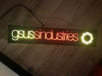 Dubbelzijdige lichtbak Gsus industries (zoldervondst) beschikbaar voor biedingen
