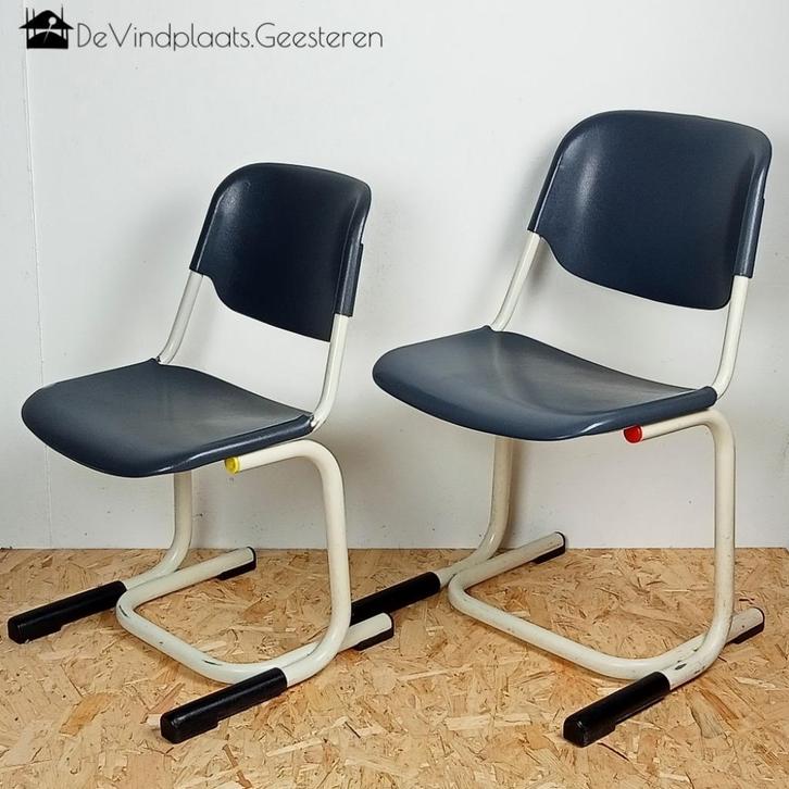 Stoere industriële kinderstoelen (2), Kinderen en Baby's, Kinderstoelen, Zo goed als nieuw, Overige typen, Aanschuifbaar, Ophalen