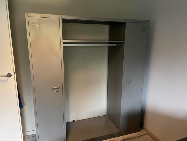 Kast, Huis en Inrichting, Kasten | Kledingkasten, 150 tot 200 cm, 25 tot 50 cm, Metaal, Ophalen