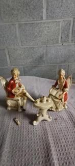 Porseleinen duo met tafeltje, Antiek en Kunst, Antiek | Porselein, Ophalen of Verzenden