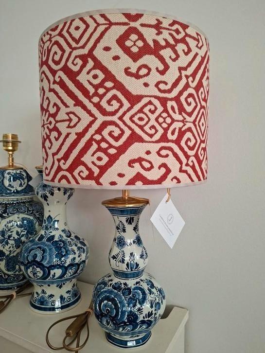Delfts blauwe vaaslamp met handgemaakte lampenkap 30 cm, Huis en Inrichting, Lampen | Tafellampen, Ophalen of Verzenden