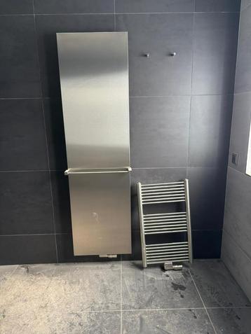 2 prachtige kwalitatieve VASCO design badkamer radiatoren beschikbaar voor biedingen