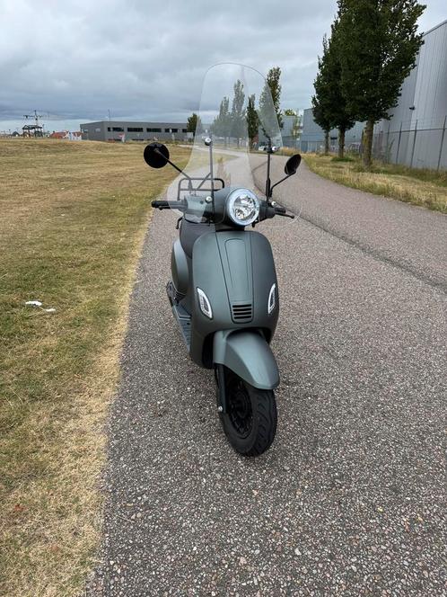 Senzo Rivalux 2024 mat groen Snorscooter, Fietsen en Brommers, Snorfietsen en Snorscooters, Gebruikt, Overige merken, Benzine