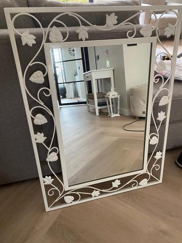 Spiegel 60 x 80 cm wit ZGAN beschikbaar voor biedingen