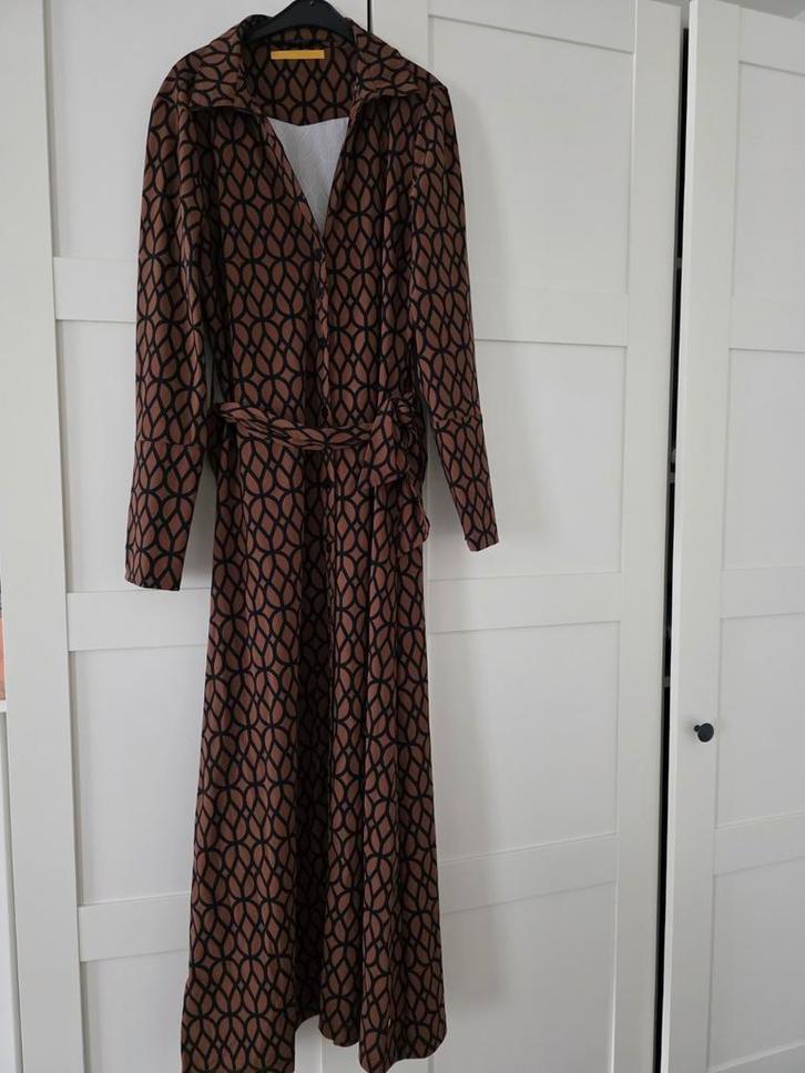 Lady D Lange Jurk (Y-conic)  Zo Goed Als Nieuw! Maat L, Kleding | Dames, Jurken, Zo goed als nieuw, Maat 38/40 (M), Bruin, Onder de knie