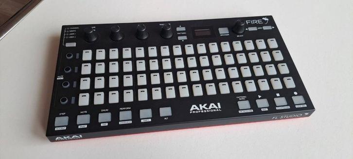 AKAI FL Studio Fire MIDI controller, Muziek en Instrumenten, Midi-apparatuur, Zo goed als nieuw, Ophalen of Verzenden
