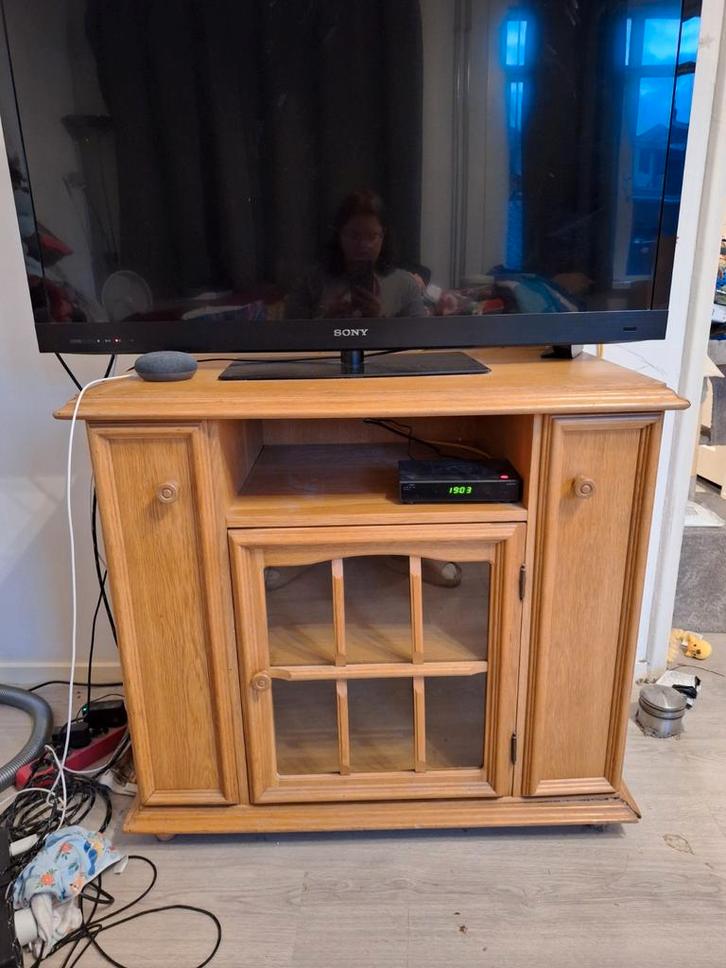 Tv-kastje hout met glazen deur zwaar, Huis en Inrichting, Kasten | Televisiemeubels, Gebruikt, Minder dan 100 cm, 100 tot 150 cm
