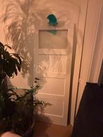 Oude houten binnendeur met raam & klink, Doe-het-zelf en Verbouw, Deuren en Horren, Ophalen, 80 tot 100 cm, Binnendeur, Zo goed als nieuw