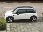 Mini 1.6 16V Cooper 2005 Wit, Auto's, Voorwielaandrijving, Zwart, 4 cilinders, 4 stoelen