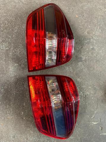 Mercedes-Benz ML W164 achterlichten beschikbaar voor biedingen