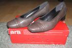 Bijna NIEUWE Ara hakken / pumps mt. 4,5 / 37,5 in doos, Kleding | Dames, Schoenen, Ara, Ophalen of Verzenden, Zo goed als nieuw