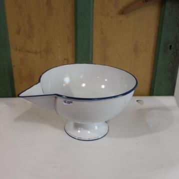 Emaille schenkbak wit kom diameter 31 cm origineel beschikbaar voor biedingen