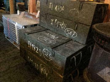 Legerkisten groot , circa 33 x 51 x 127 beschikbaar voor biedingen