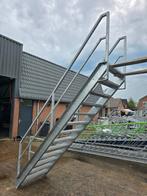 Stalen trap gegalv hoog 2.75mtr nob139, Doe-het-zelf en Verbouw, Ladders en Trappen, Ophalen, Zo goed als nieuw, 2 tot 4 meter