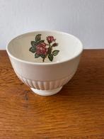 "Wedgwood Moss Rose" 'Kom op Voet' Nieuw, Nieuw, Ophalen of Verzenden, Kom(men), Overige stijlen