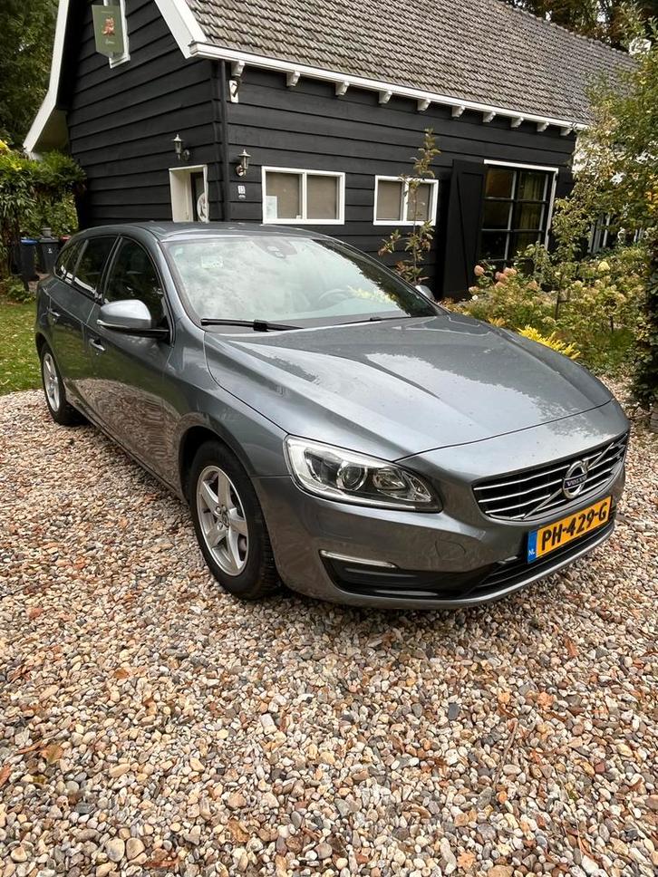 Volvo V60 D2 170PK 2017 start stop, Auto's, Volvo, Particulier, V60, ABS, Adaptieve lichten, Airbags, Airconditioning, Bluetooth