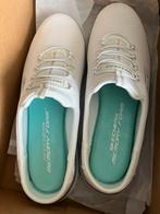 Skechers witte Dames Slippers 38, Ophalen of Verzenden, Gedragen, Wit