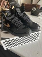 Nike Air Jordan 1 Retro High Black Metallic Gold (2020), Zwart, Ophalen of Verzenden, Nike Air Jordan, Sneakers of Gympen
