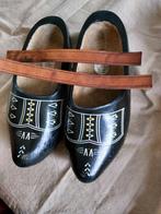Nieuwe klompen met leren bandjes vaste prijs 20,00 euro, Ophalen, Nieuw