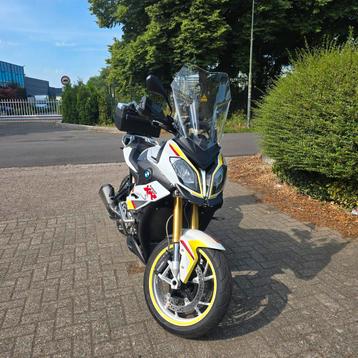 Zeer nette Bmw s1000xr lage km 18dkm 2015 beschikbaar voor biedingen