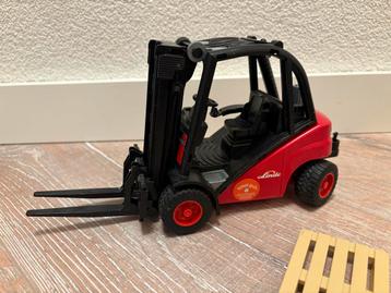 Bruder 02511 Linde H30D Vorkheftruck beschikbaar voor biedingen