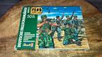 Revell German Paratroopers figuurtjes, Hobby en Vrije tijd, Ophalen of Verzenden, 1:50 of kleiner