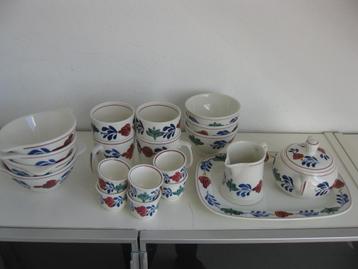 Aantal delen Boerenbond servies. beschikbaar voor biedingen