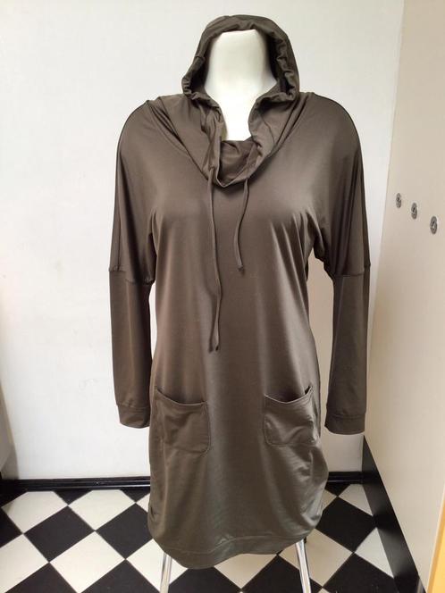 Silver legergroen jurkje capuchon 36, Kleding | Dames, Jurken, Zo goed als nieuw, Maat 36 (S), Groen, Knielengte, Ophalen of Verzenden