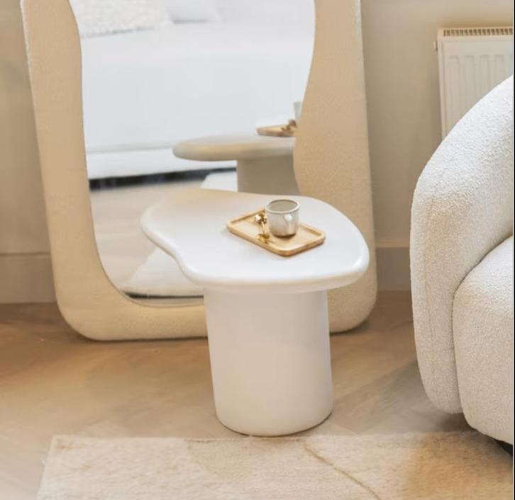 By-Boo Organische Bijzettafel Seki Wit design mid-century, Huis en Inrichting, Tafels | Bijzettafels, Zo goed als nieuw, Ovaal