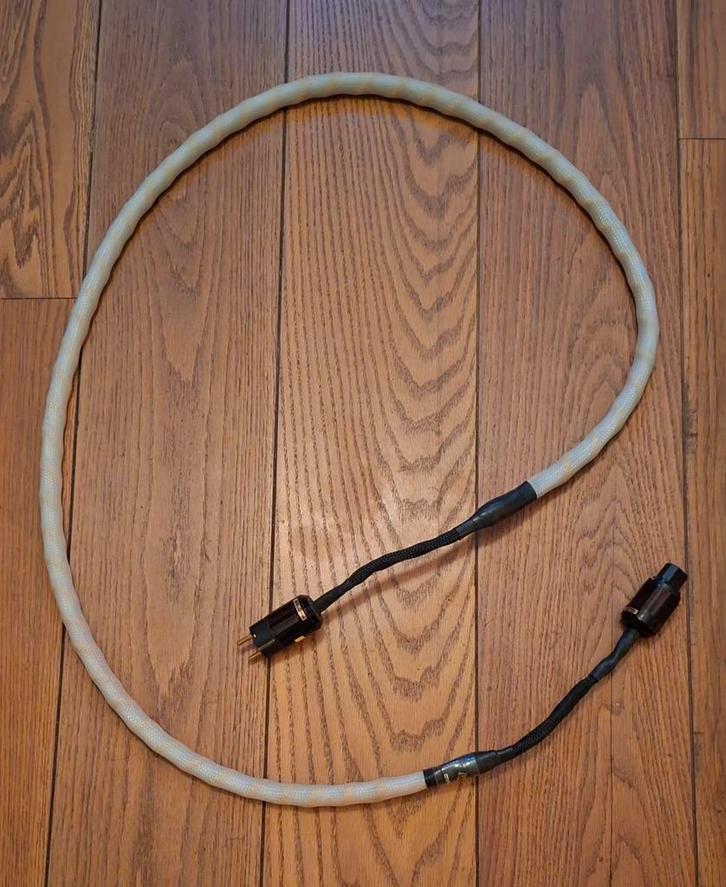 NBS Omega Extreme III Powercord 2 meter, Audio, Tv en Foto, Audiokabels en Televisiekabels, Gebruikt, Overige kabels, Minder dan 2 meter