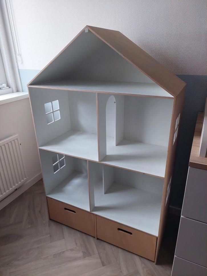 Groot houten poppenhuis, Kinderen en Baby's, Speelgoed | Poppenhuizen, Zo goed als nieuw, Poppenhuis, Ophalen