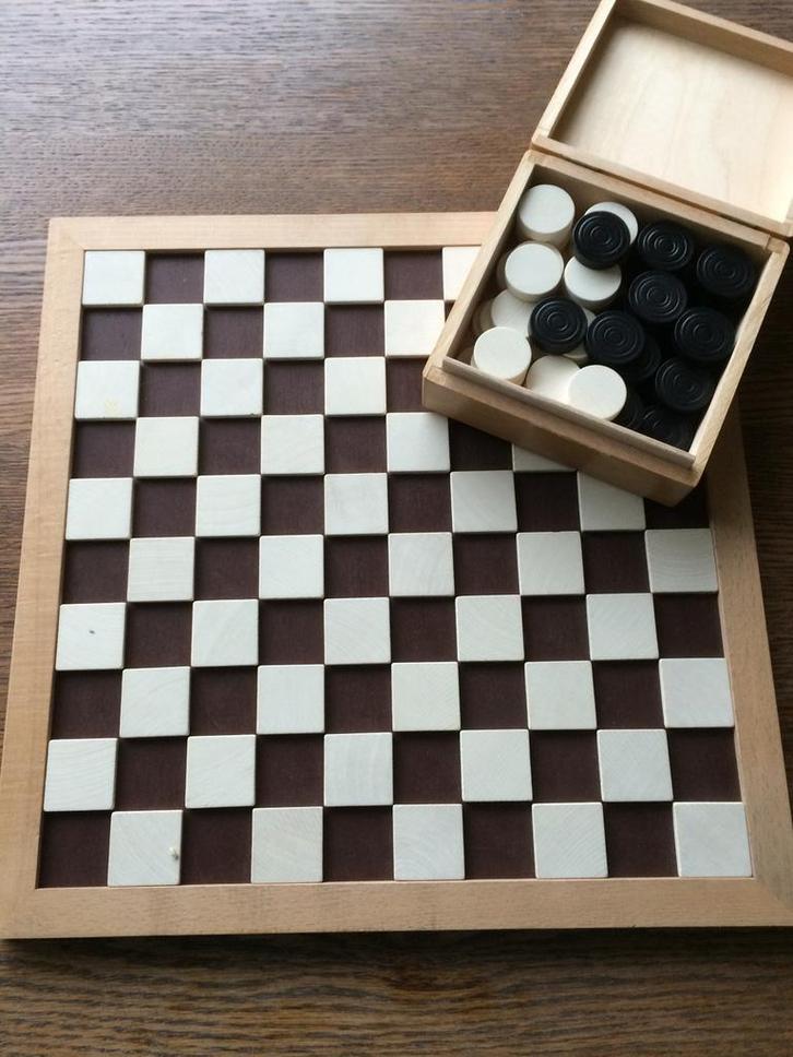 Aangepast houten dambord, Hobby en Vrije tijd, Gezelschapsspellen | Bordspellen, Zo goed als nieuw, Ophalen