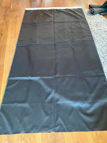 4 Verduisterende Gordijnen 137x273cm beschikbaar voor biedingen