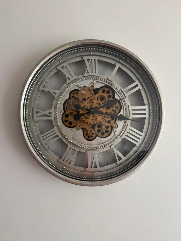 Industriele klok zilver met goud, Huis en Inrichting, Woonaccessoires | Klokken, Zo goed als nieuw, Wandklok, Ophalen of Verzenden