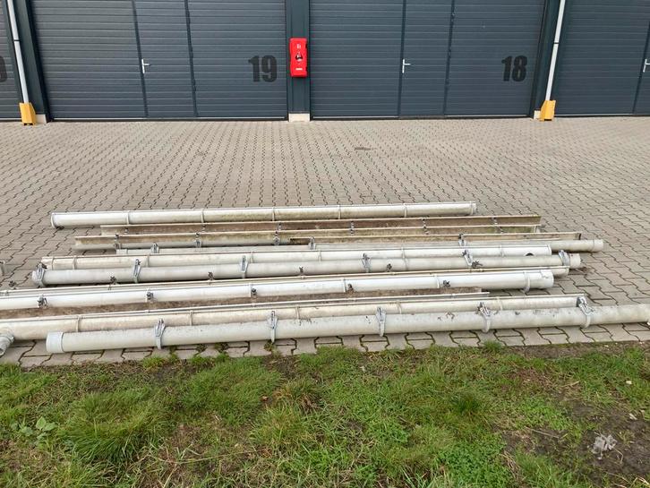 Dakgoot/mastgoot- lengte 44 m. incl. beugels, koppelstukken, Doe-het-zelf en Verbouw, Buizen en Afvoer, Gebruikt, Dakgoot, Pvc