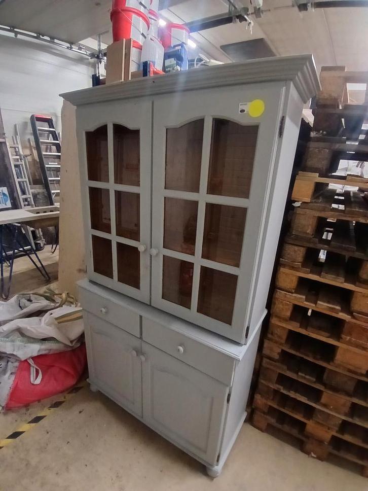 Grijze buffetkast met glasdeuren, Huis en Inrichting, Kasten | Buffetkasten, Ophalen of Verzenden