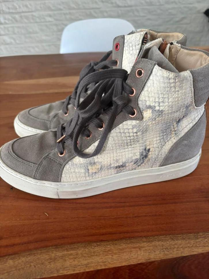 Zgan Fretons sneakers mer verhoogde zool mt 39, Kleding | Dames, Schoenen, Zo goed als nieuw, Sneakers of Gympen, Overige kleuren