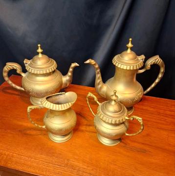 Vintage Messing Koffie & Thee stel beschikbaar voor biedingen