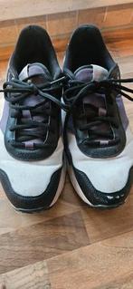Puma sneakers mt 39 zwart paars, Kleding | Dames, Schoenen, Ophalen of Verzenden, Gedragen, Zwart, Sneakers of Gympen