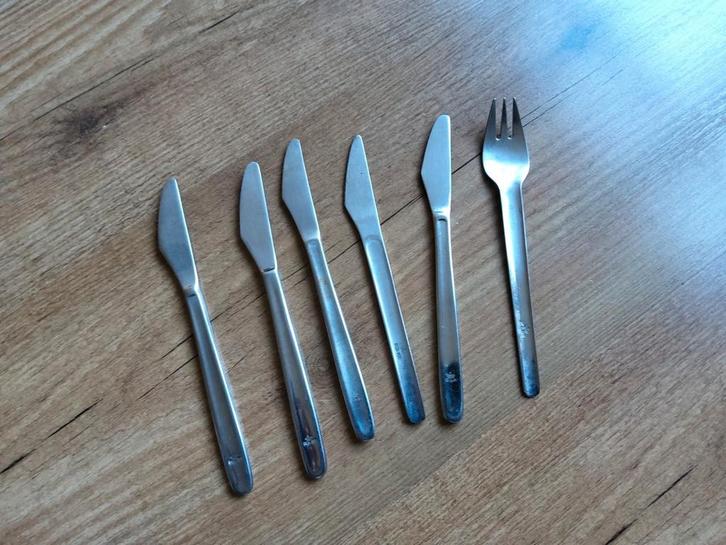 KLM Bestek uit de jaren 80 messen en vork Amfeta Sola, Huis en Inrichting, Keuken | Bestek, Gebruikt, Los bestek, Rvs of Chroom