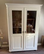 kast (grenenhout, wit geschilderd van buiten), Ophalen, Strak, Gebruikt, 100 tot 150 cm