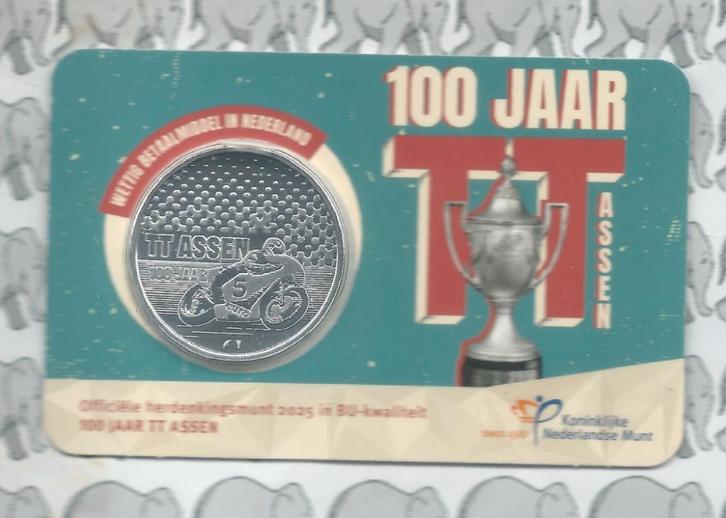 Nederland 5 euro 2025 (55e)"100j.TT Assen"(BU+nummer), Postzegels en Munten, Munten | Europa | Euromunten, Losse munt, 5 euro