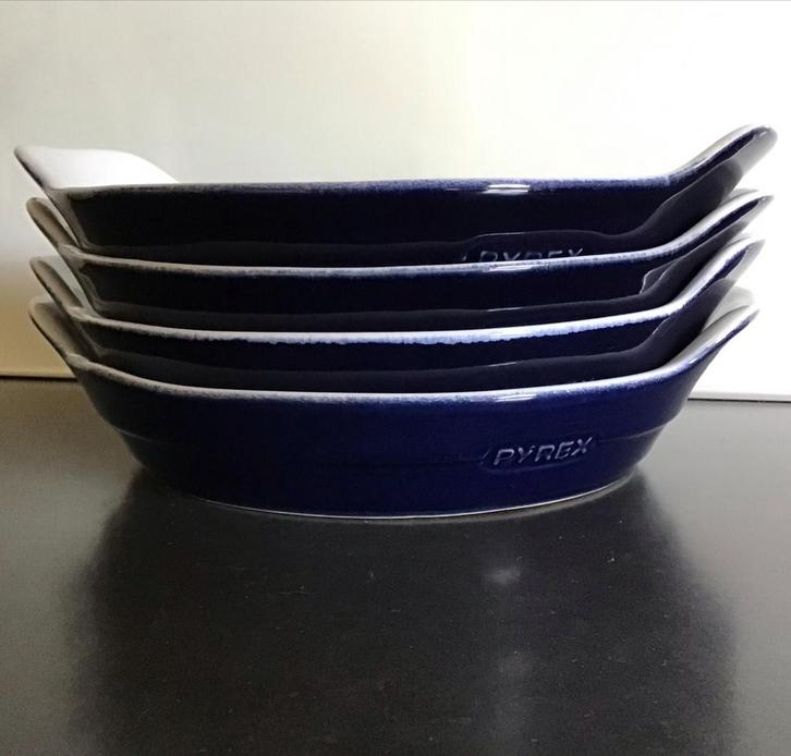 4 Pyrex Aardewerk Ovenschalen, Huis en Inrichting, Keuken | Keukenbenodigdheden, Zo goed als nieuw, Ophalen