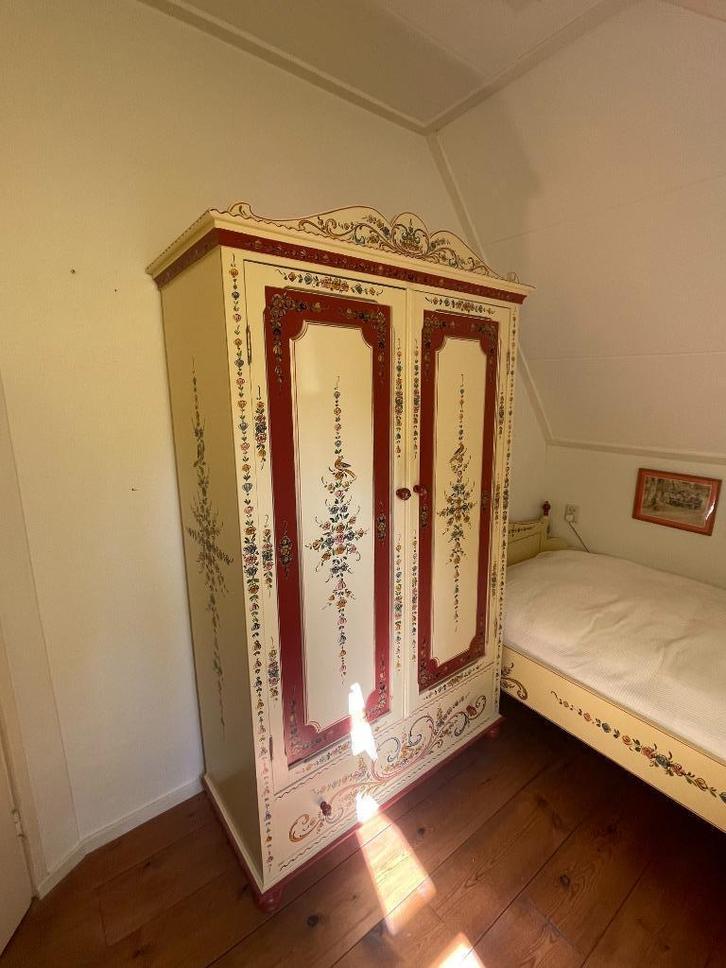 Hindeloopen Kledingkast, Huis en Inrichting, Kasten | Kledingkasten, Zo goed als nieuw, 150 tot 200 cm, 100 tot 150 cm, 50 tot 75 cm