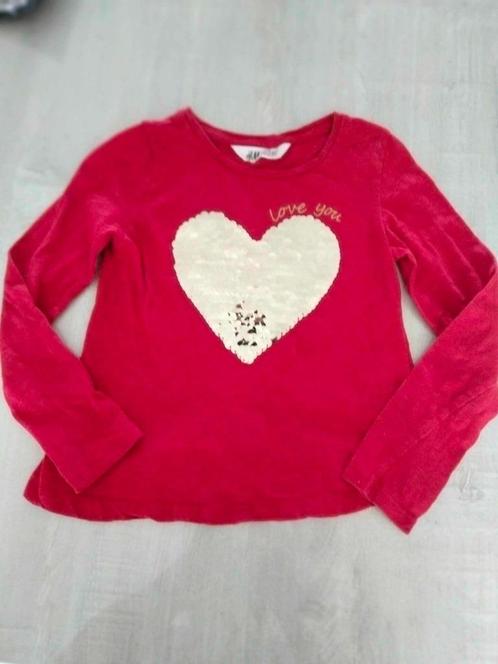 rode longsleeve glitterhart maat 122 - 128 h & m, Kinderen en Baby's, Kinderkleding | Maat 122, Zo goed als nieuw, Meisje, Shirt of Longsleeve