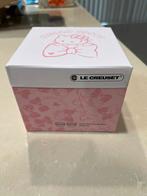 Le creuset x hello kitty bowl, Huis en Inrichting, Ophalen of Verzenden, Nieuw, Overige materialen