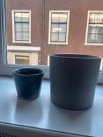 Twee leuke plantenpotten, Tuin en Terras, Bloempotten, Ophalen, Gebruikt, Rond, Binnen