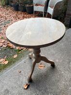 Vintage bijzettafel met driepoot. Merk: Lifestyle, Huis en Inrichting, Tafels | Bijzettafels, Ophalen, Gebruikt, 55 tot 75 cm