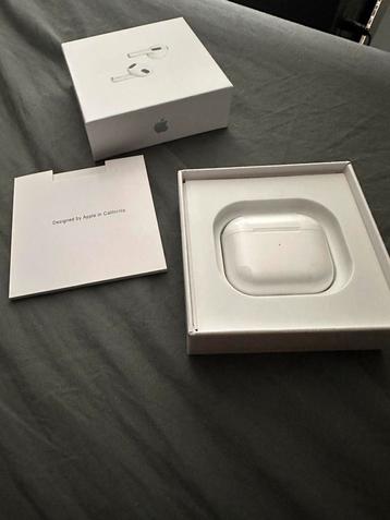 AirPods 3 with Wireless Charging Case orgineel beschikbaar voor biedingen